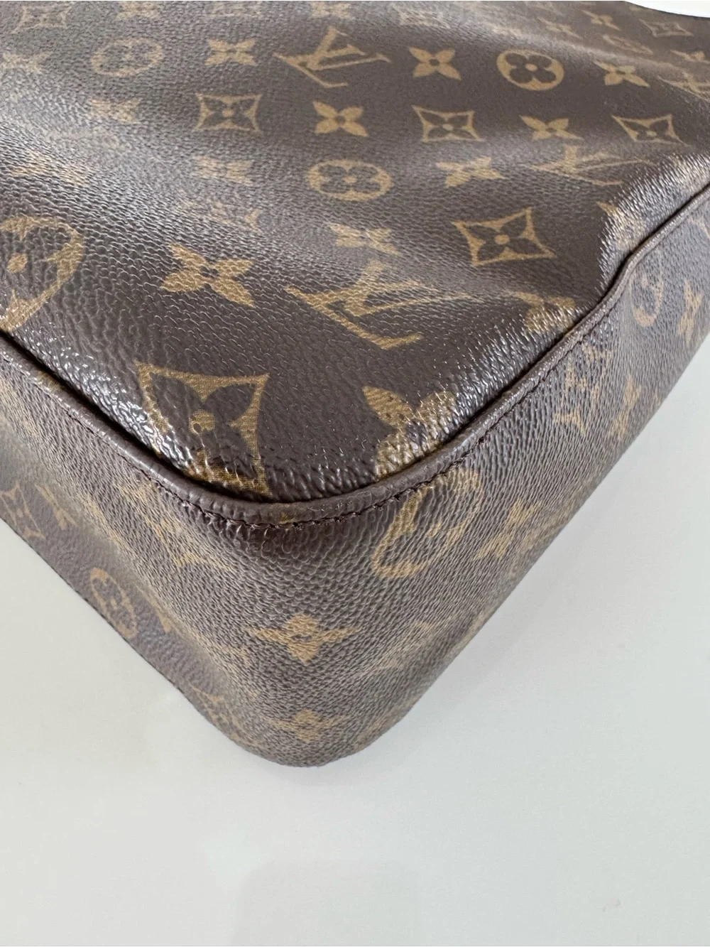 Louis Vuitton discontinued curved never